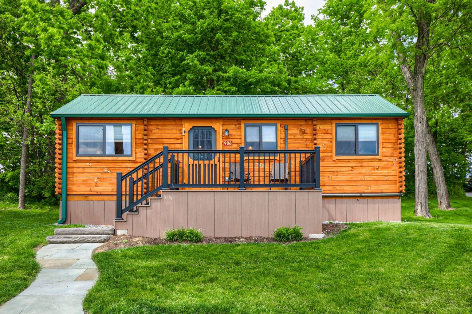 Country Acres cabin exterior